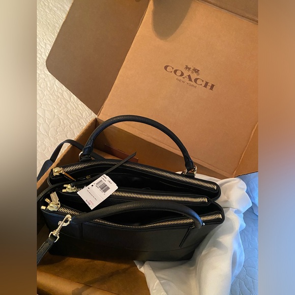 COACH PURSE 👜 - Picture 8 of 15